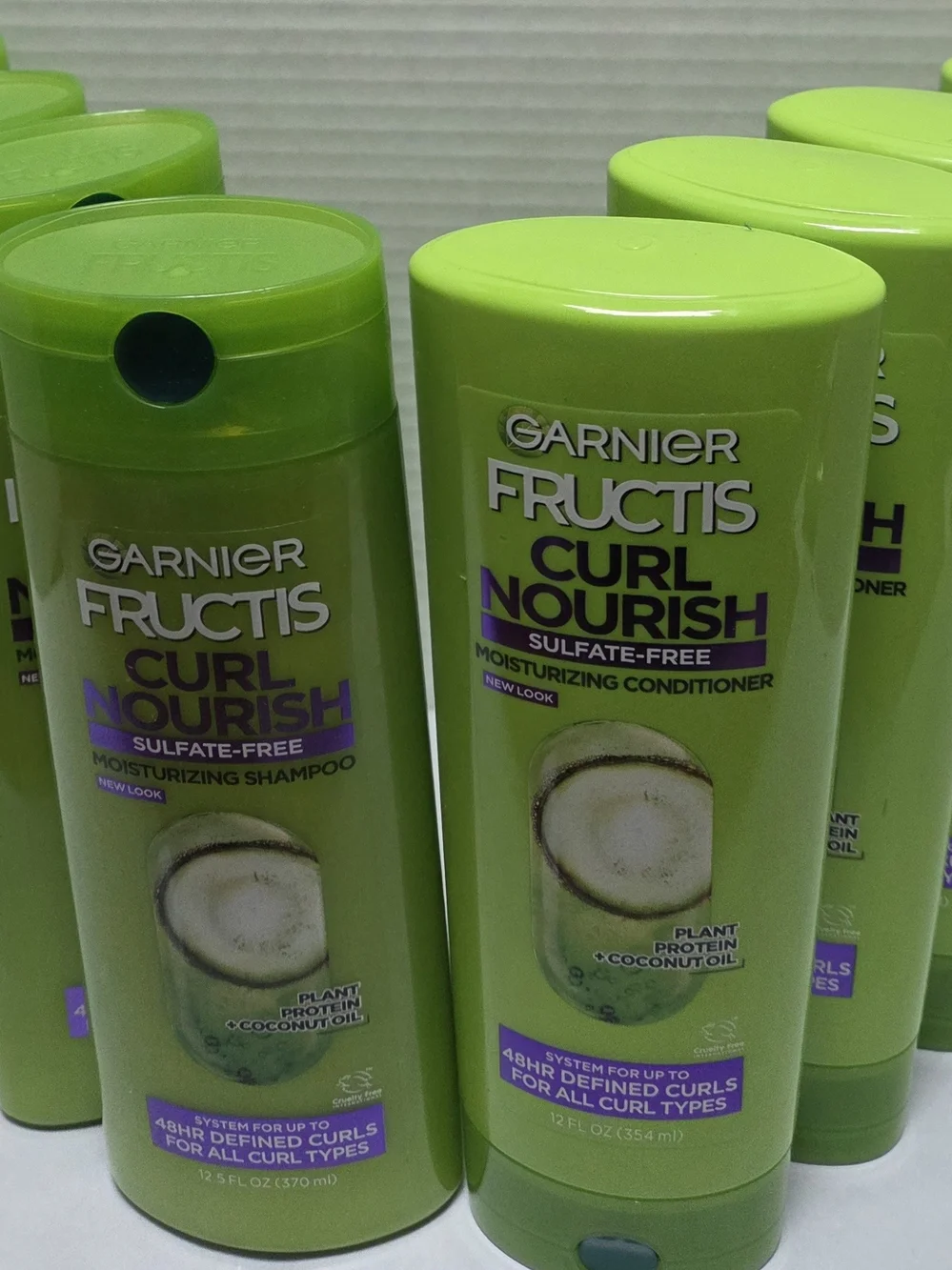 10 Garnier Fructis Curl Nourish Sulfate-Free Conditioner & shampoo— Green - Picture 2 of 3